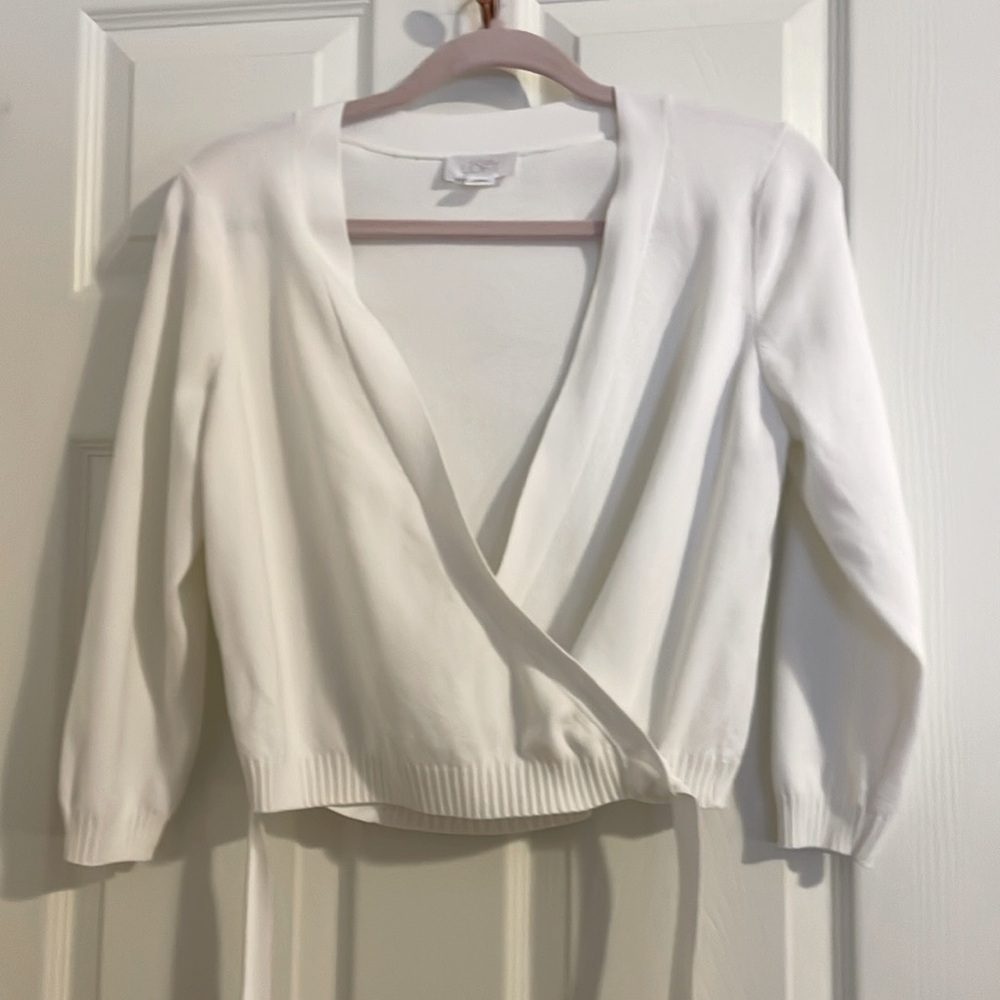 LOFT fabulous wrap front shrug top. Can be tied in front or back. Size L.